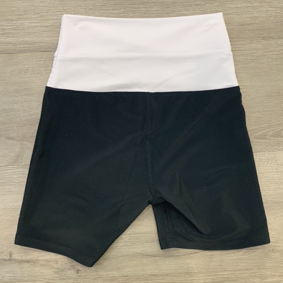 Beach Riot Cora Biker Short - Picture 6 of 6